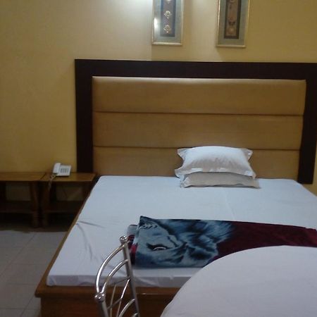 Royal Park Residential Hotel Chittagong Bagian luar foto