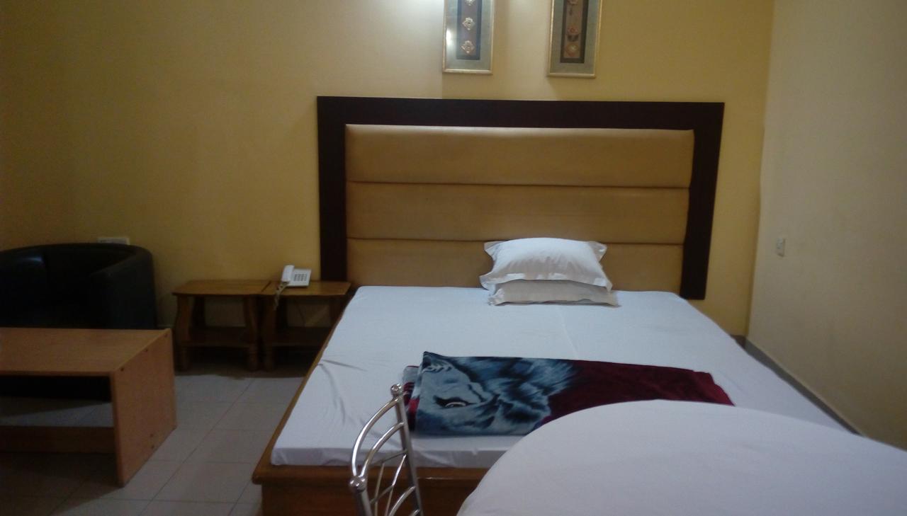 Royal Park Residential Hotel Chittagong Bagian luar foto